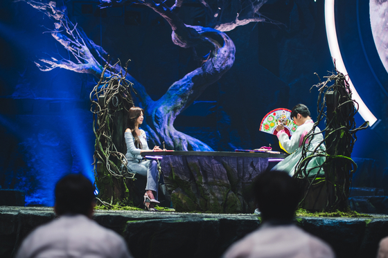 노슬비 운명전쟁49 무대 장면